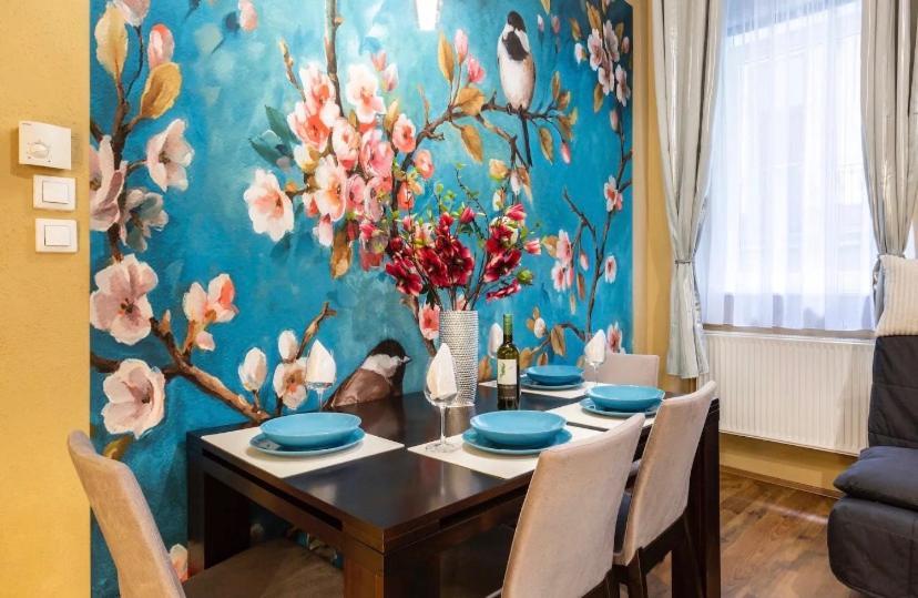 Cherry Blossom Designer Apartment In The Center With Free Parking ブダペスト エクステリア 写真