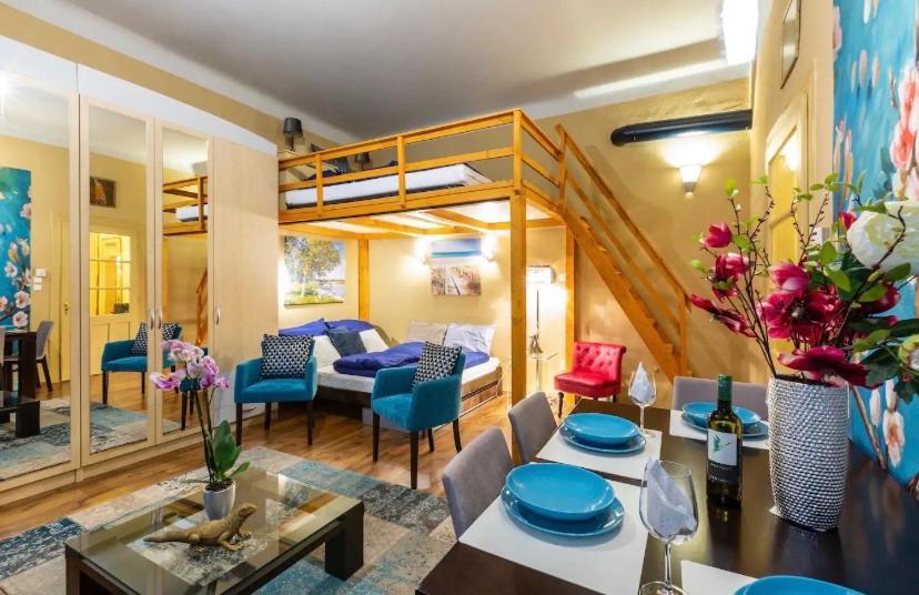 Cherry Blossom Designer Apartment In The Center With Free Parking ブダペスト エクステリア 写真